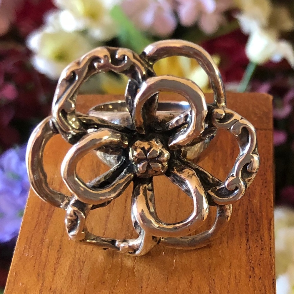 Silpada Sterling Silver Flower Power Ring R2784